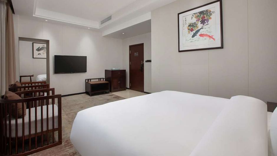 Ramada Encore by Wyndham Linqu Downtown Room
