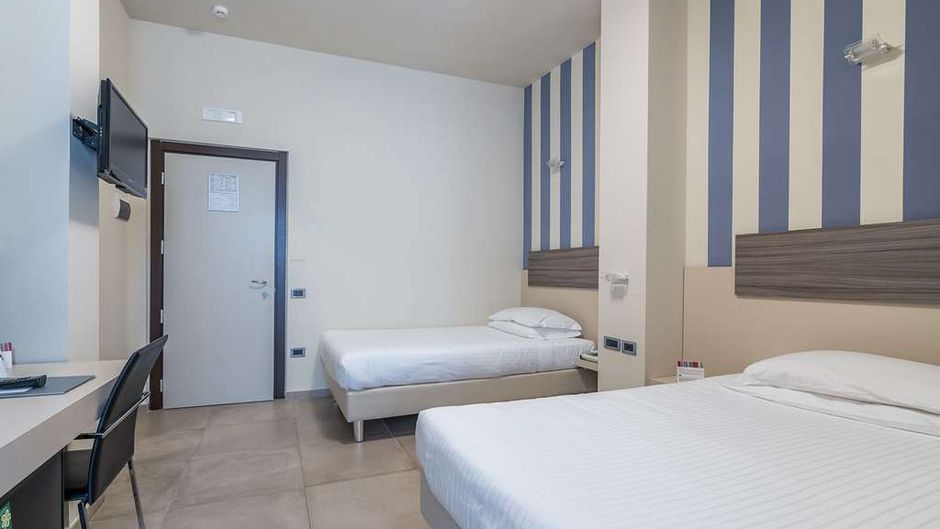 Hotel Palace Room