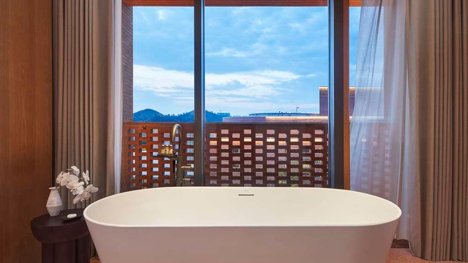 Taoxichuan Hotel Room