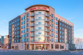 Hampton Inn and Suites Downtown