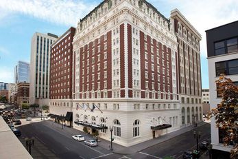 The Benson Portland Curio Coll by Hilton