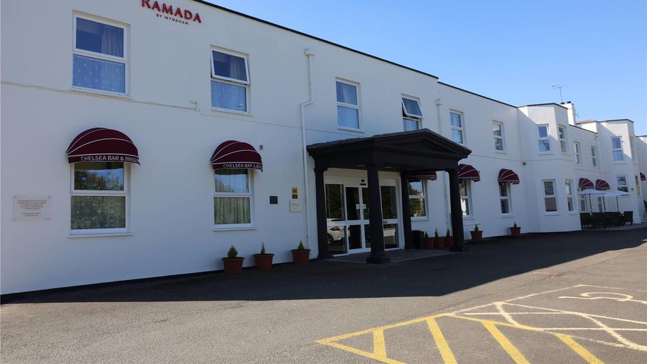 Ramada by Wyndham Cheltenham Exterior