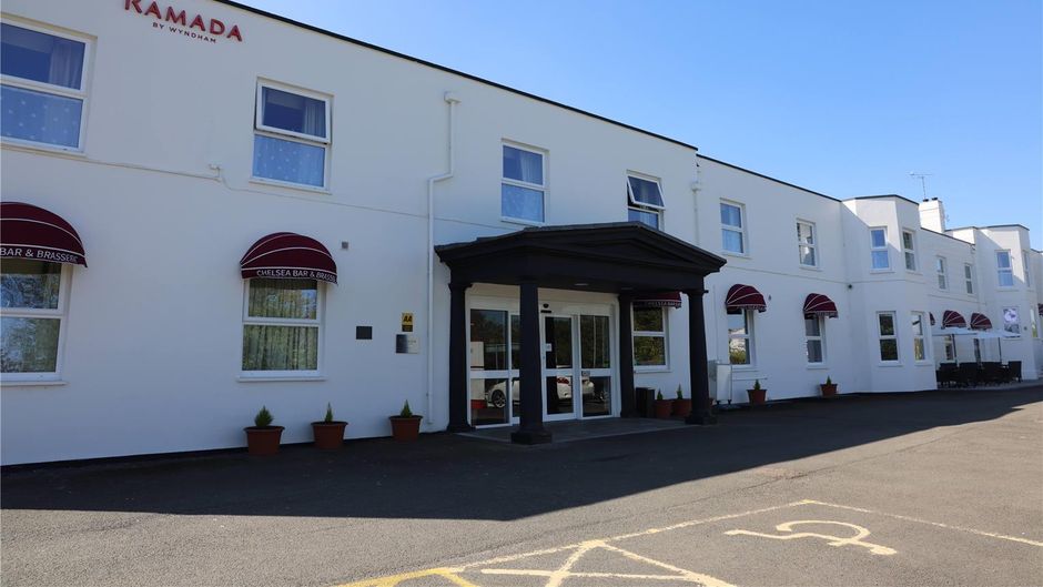 Ramada by Wyndham Cheltenham Exterior