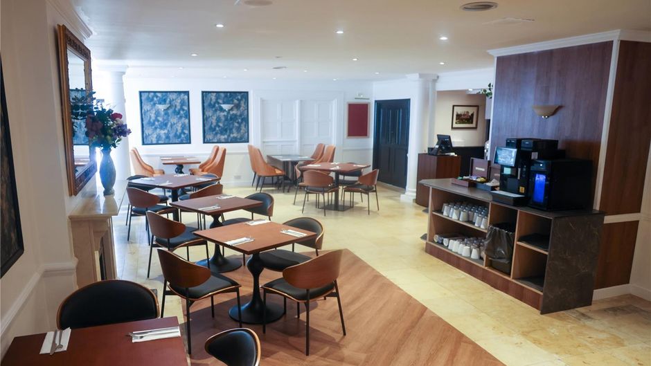 Ramada by Wyndham Cheltenham Restaurant