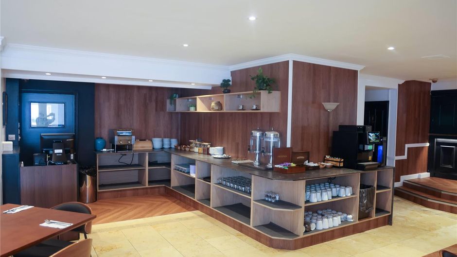 Ramada by Wyndham Cheltenham Restaurant