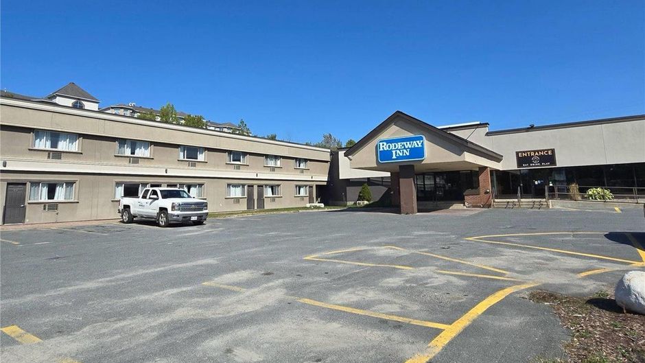 Rodeway Inn Sudbury Exterior