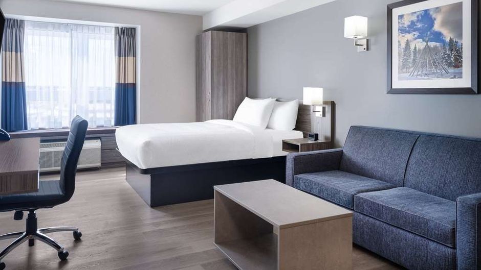 Microtel Inn & Suites by Wyndham Kanata Suite