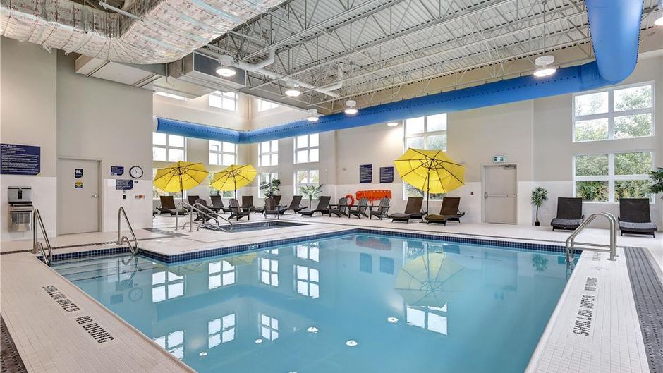 Microtel Inn & Suites by Wyndham Kanata Pool