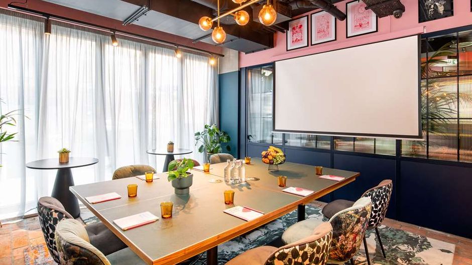 YOTEL Manchester Deansgate Meeting