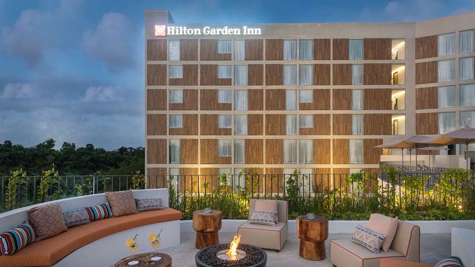Hilton Garden Inn Cancun Airport Exterior