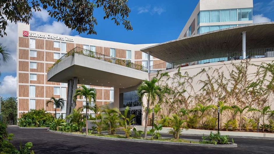 Hilton Garden Inn Cancun Airport Exterior