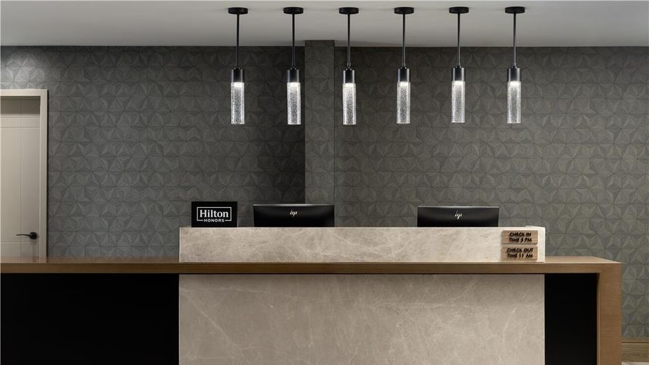 DoubleTree by Hilton West Kelowna Lobby