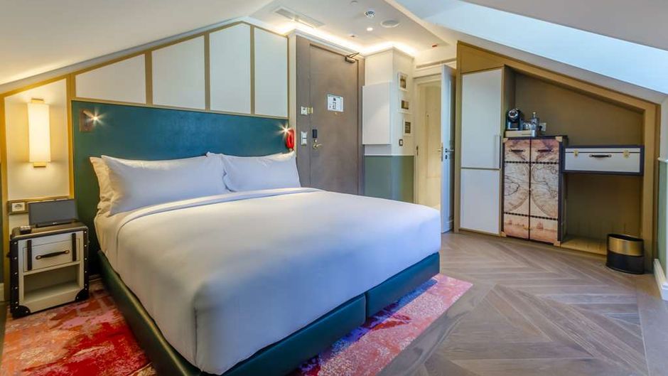 The Emerald House, Curio Collection Room