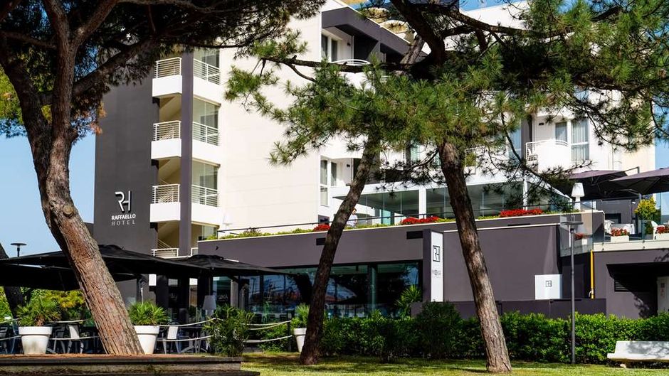 Raffaello Hotel Exterior