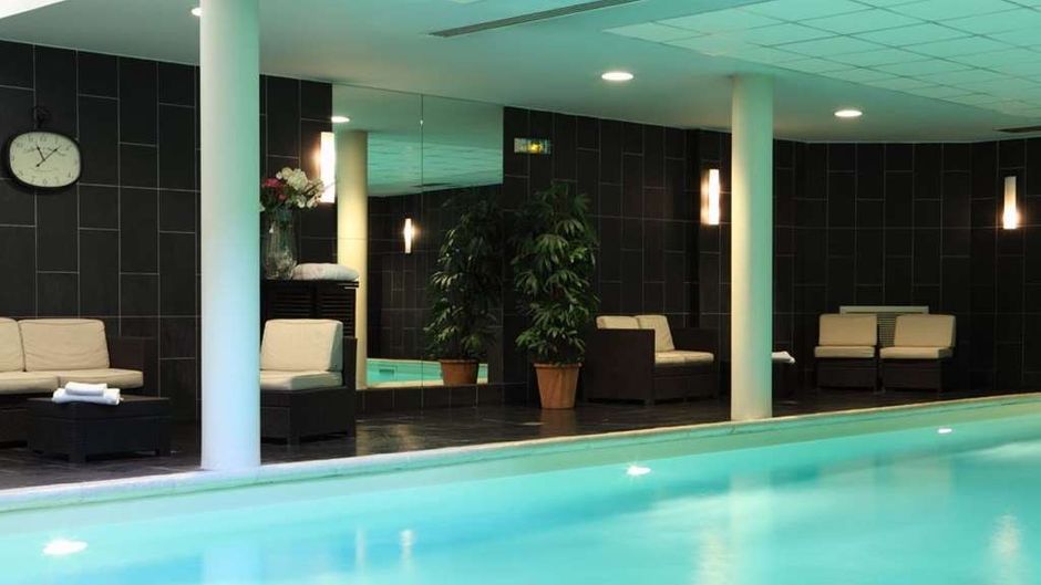 Amiral Hotel Paris Pool