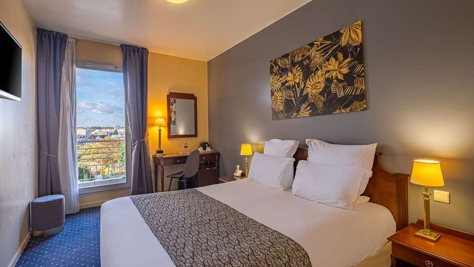 Amiral Hotel Paris Room