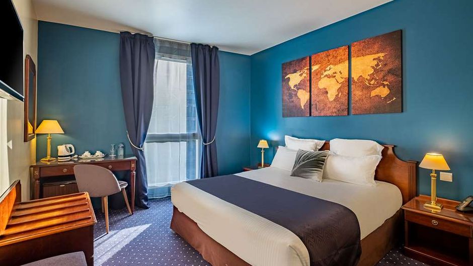 Amiral Hotel Paris Room