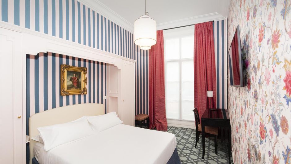 Hotel Saint Germain Room