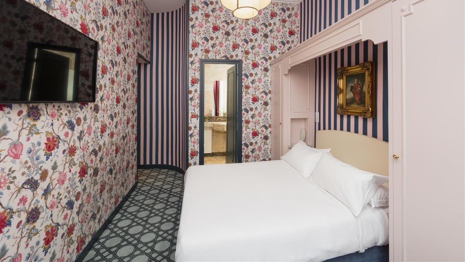 Hotel Saint Germain Room
