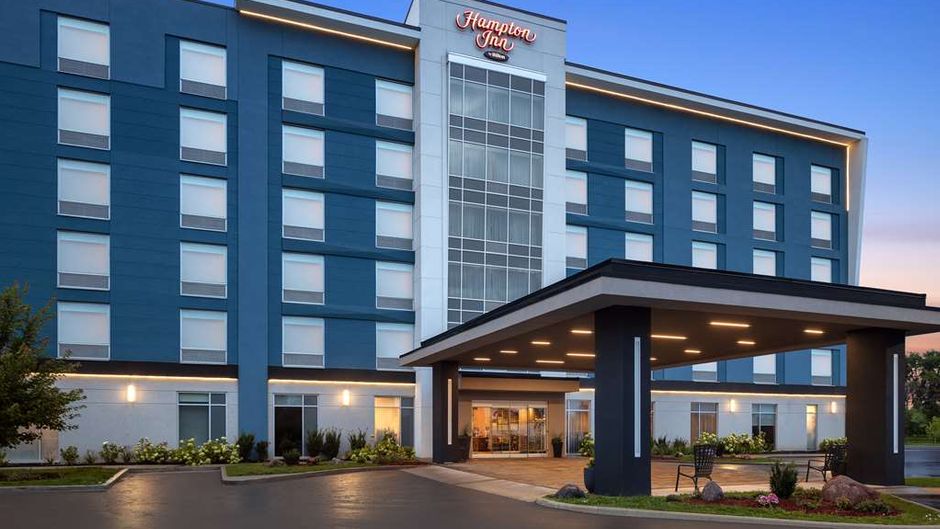 Hampton Inn by Hilton Kingston Exterior