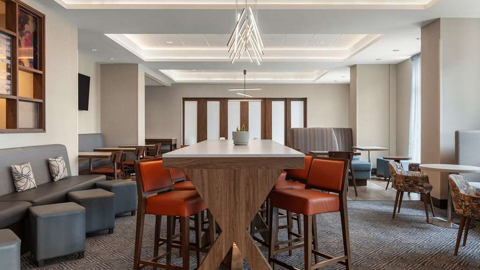Hampton Inn by Hilton Kingston Lobby
