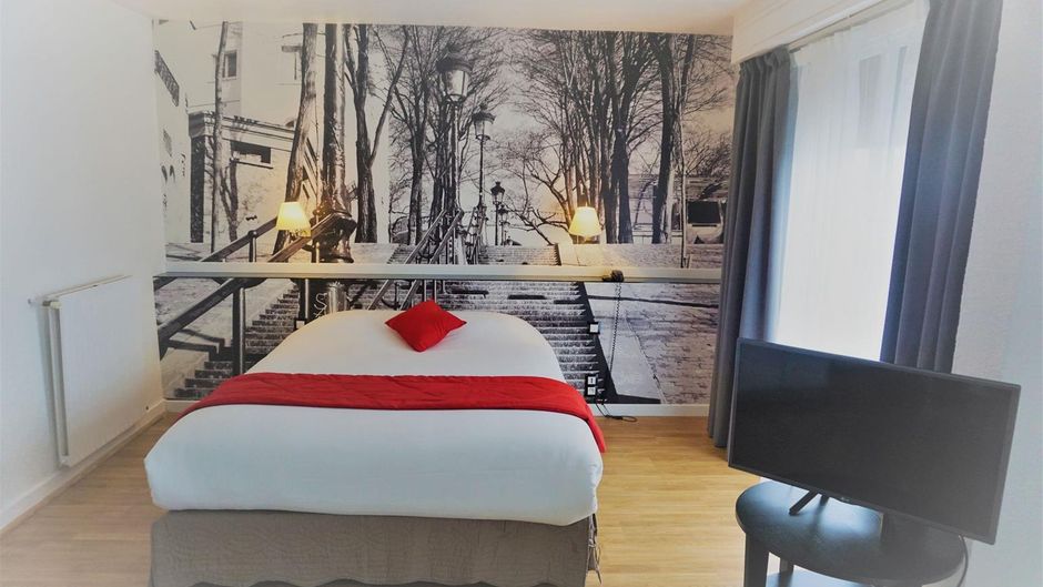 Hotel D'Orsay Room