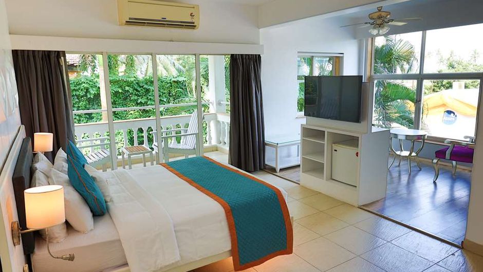Azzure by Spree Goa Room