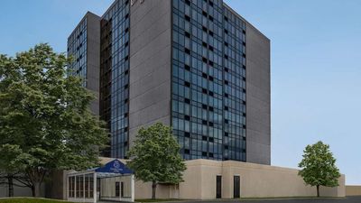 DoubleTree by Hilton Montreal Airport W