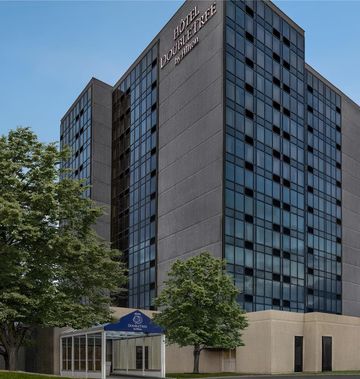 DoubleTree by Hilton Montreal Airport W