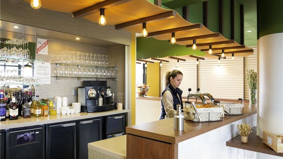 Ibis Styles Versailles Saint Quentin Exterior