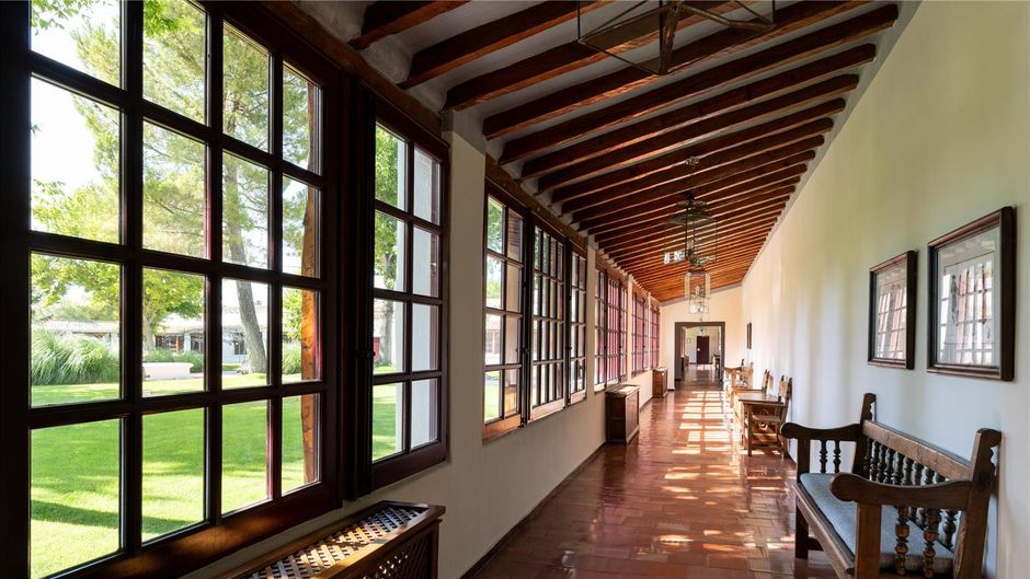 Parador de Albacete Lobby