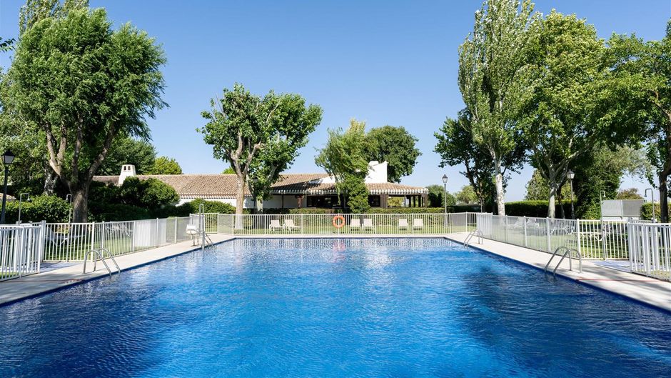 Parador de Albacete Pool