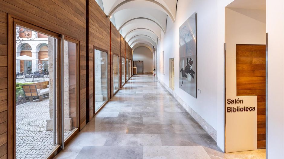 Parador de Alcala de Henares Lobby