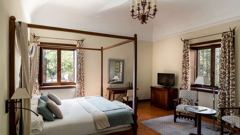 Parador de Avila Suite