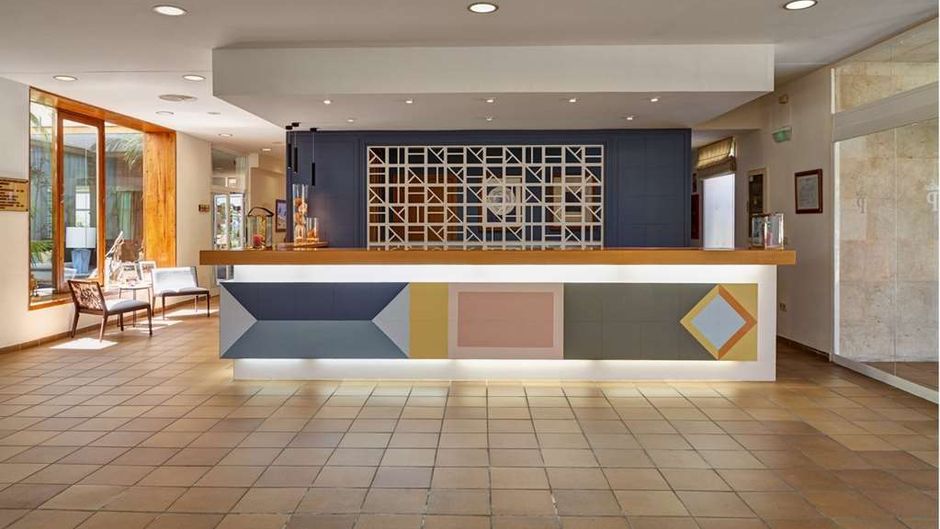 Parador de Benicarlo Lobby