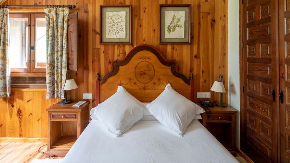 Parador de Bielsa Suite