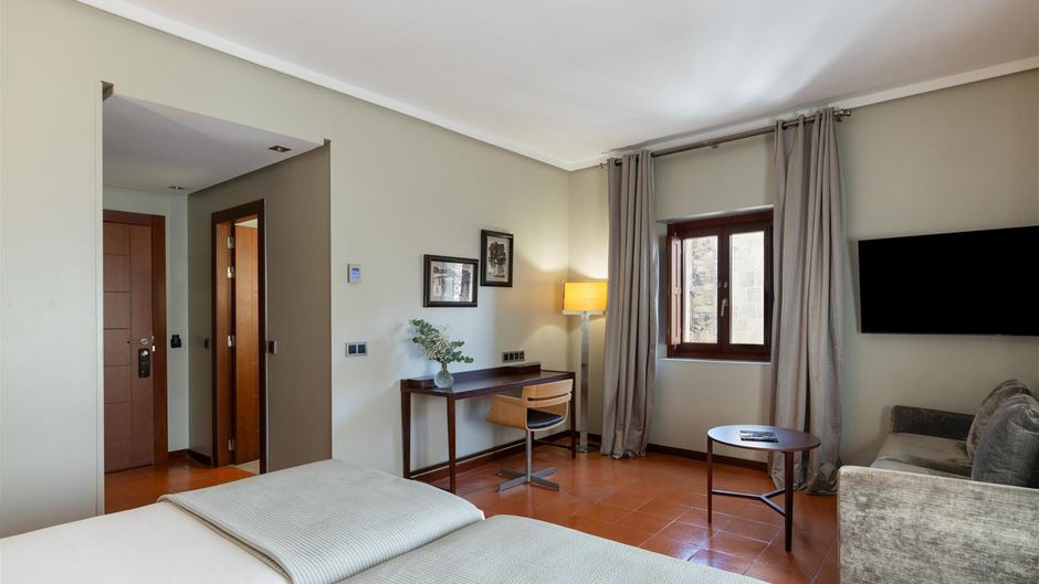 Parador de Caceres Room