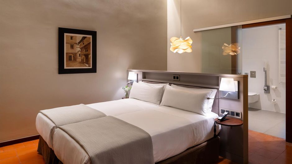 Parador de Caceres Room