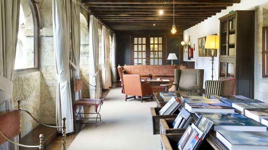 Parador de Cangas de Onis Lobby