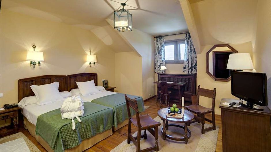Parador de Cervera de Pisuerga Room