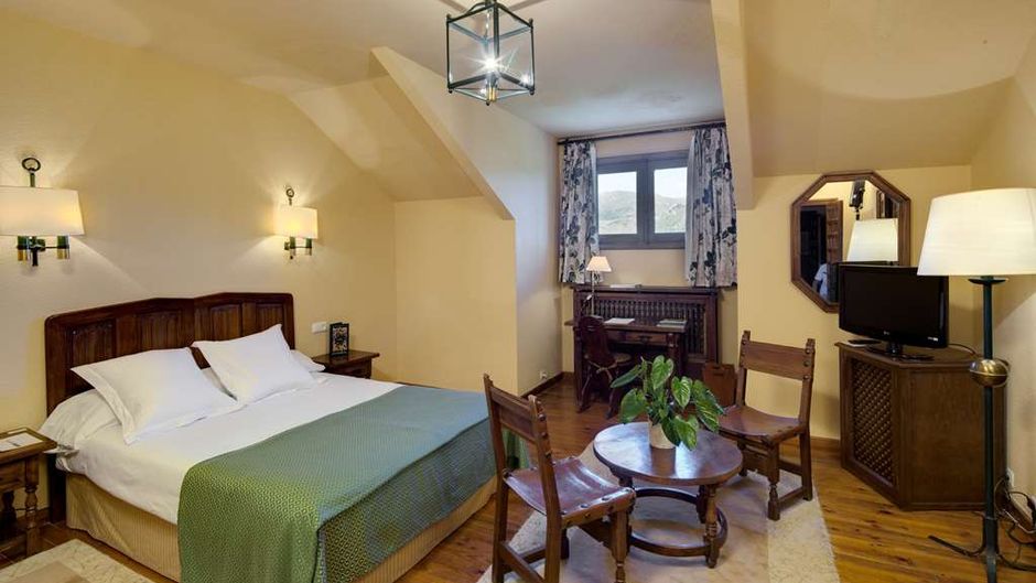 Parador de Cervera de Pisuerga Room
