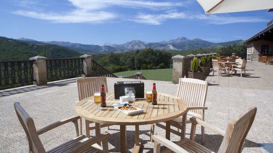Parador de Cervera de Pisuerga Exterior