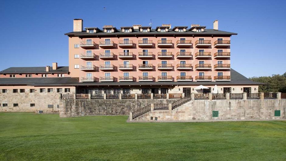 Parador de Cervera de Pisuerga Exterior