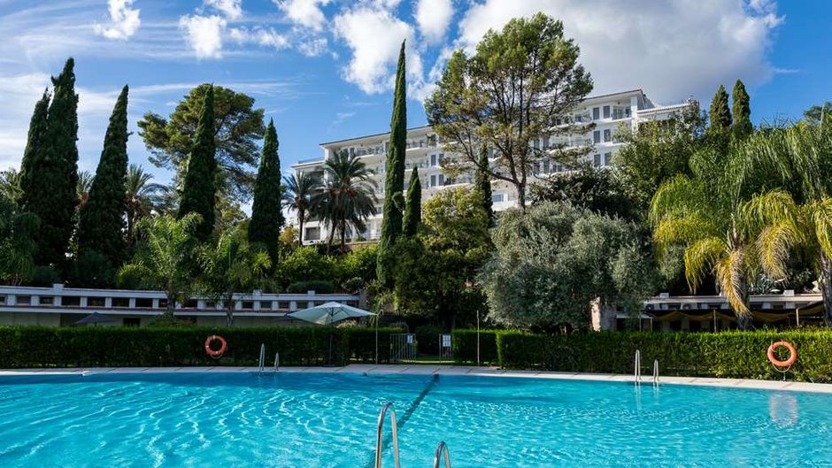 Parador de Cordoba Pool