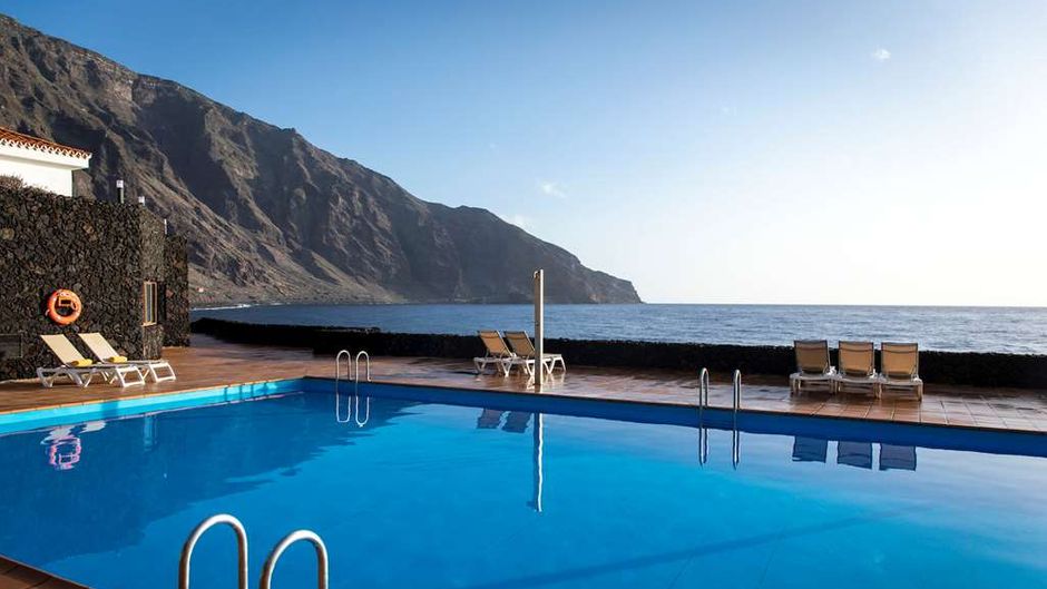 Parador del Hierro Pool