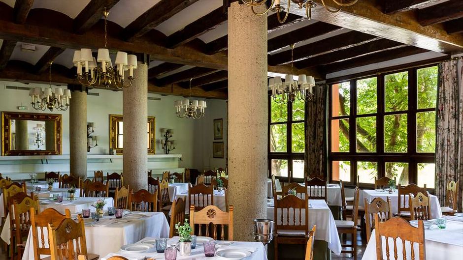 Parador de Gijon Restaurant