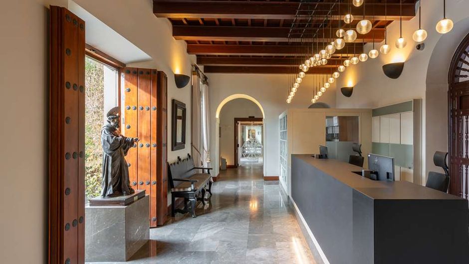 Parador de Granada Lobby