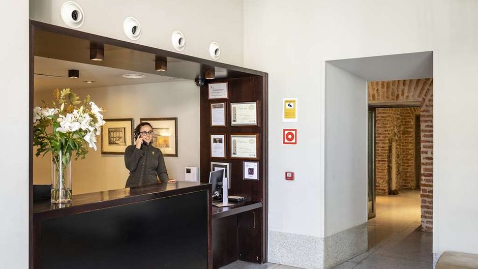 Parador de La Granja Lobby