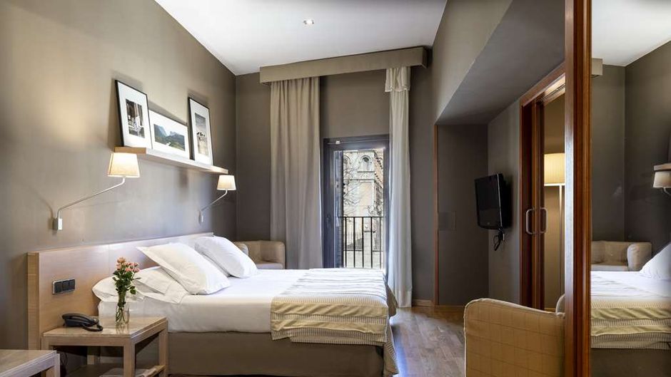 Parador de la Seu d'Urgell Suite