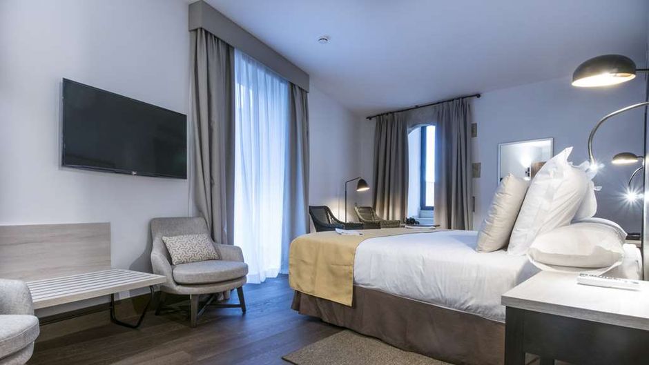 Parador de Lleida Room